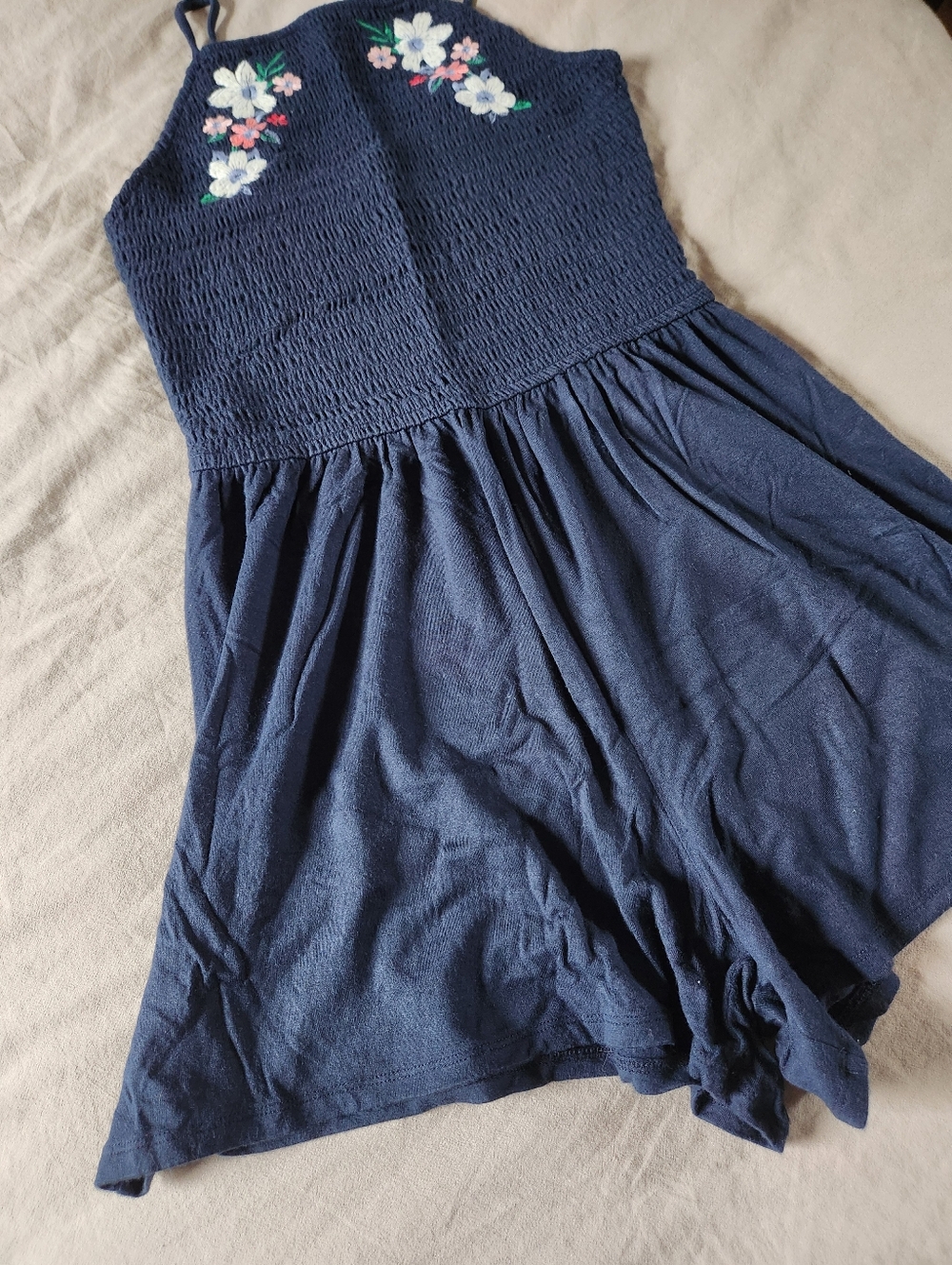 Hollister Smocked Floral Embroidered Romper - Size XS - Picture 2 of 8